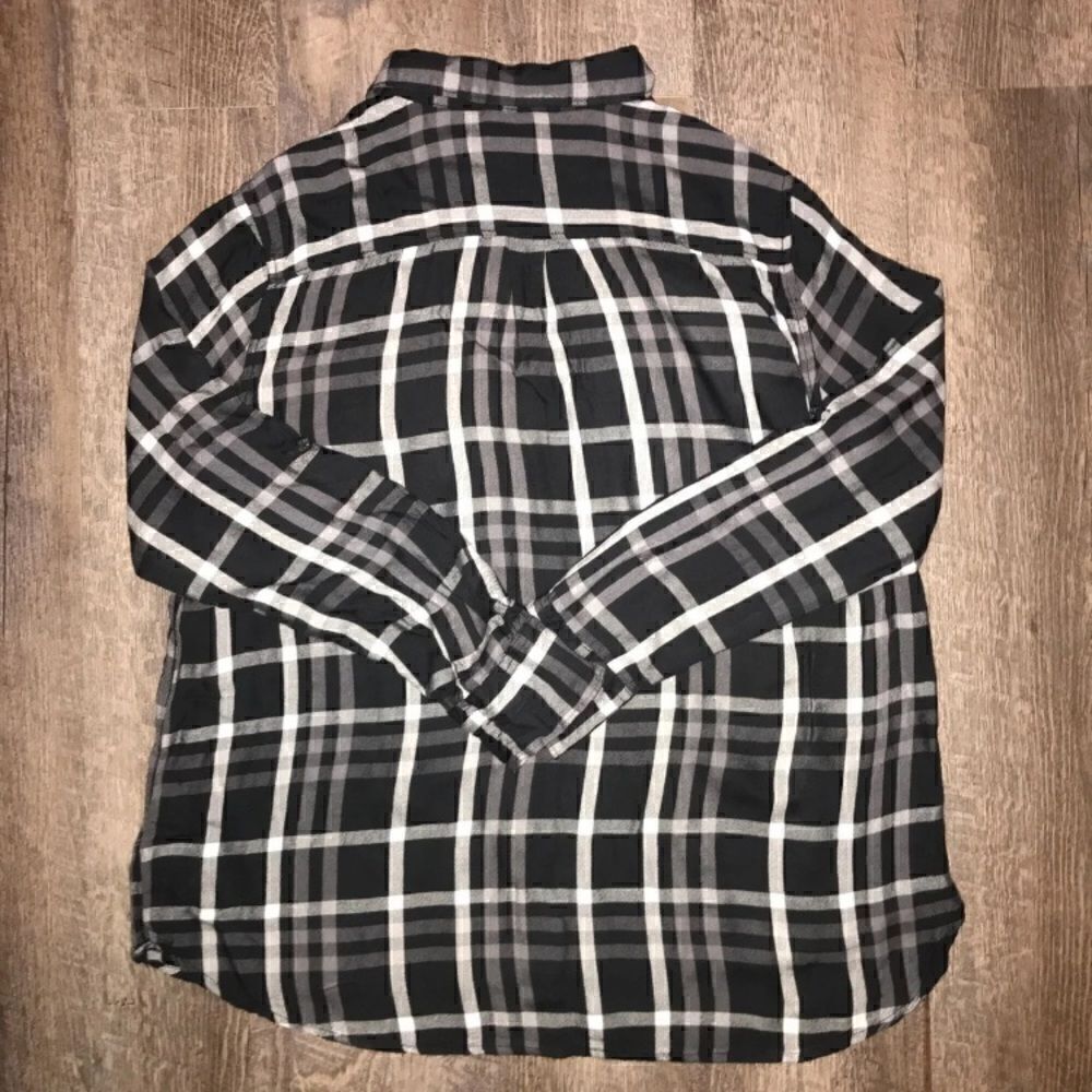 Woolrich Buttonfront Shirt: 100% Raylon - Picture 5 of 5